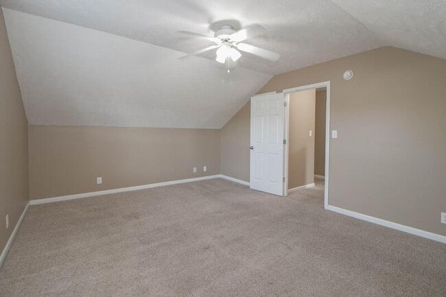 Building Photo - 1449 Mutual Dr