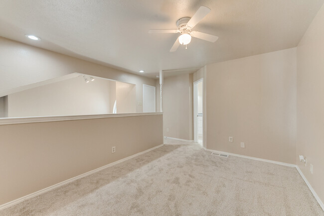 Building Photo - Condo in Garland - Great Location!