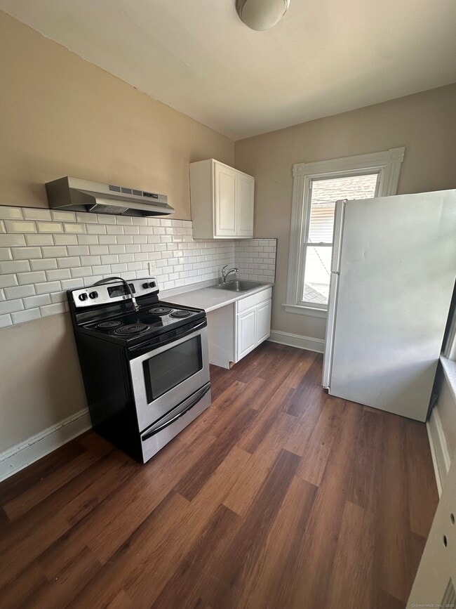 Building Photo - 19 Oakland Terrace