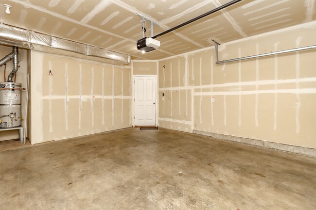 Building Photo - 2355 Yakima Ct