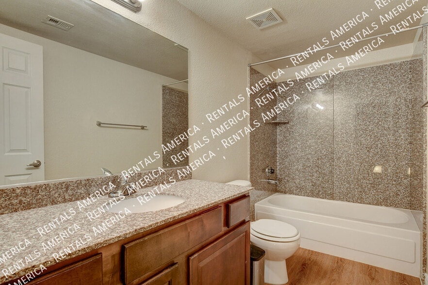 Building Photo - 4310 Sandy River Dr