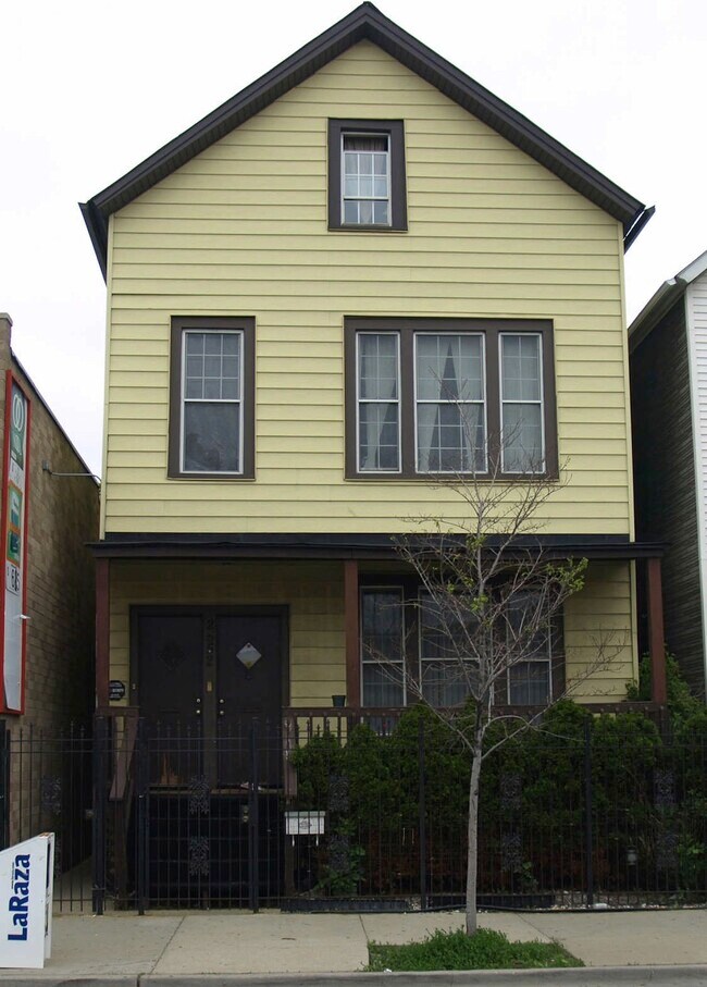 Primary Photo - 2552 W Armitage Ave