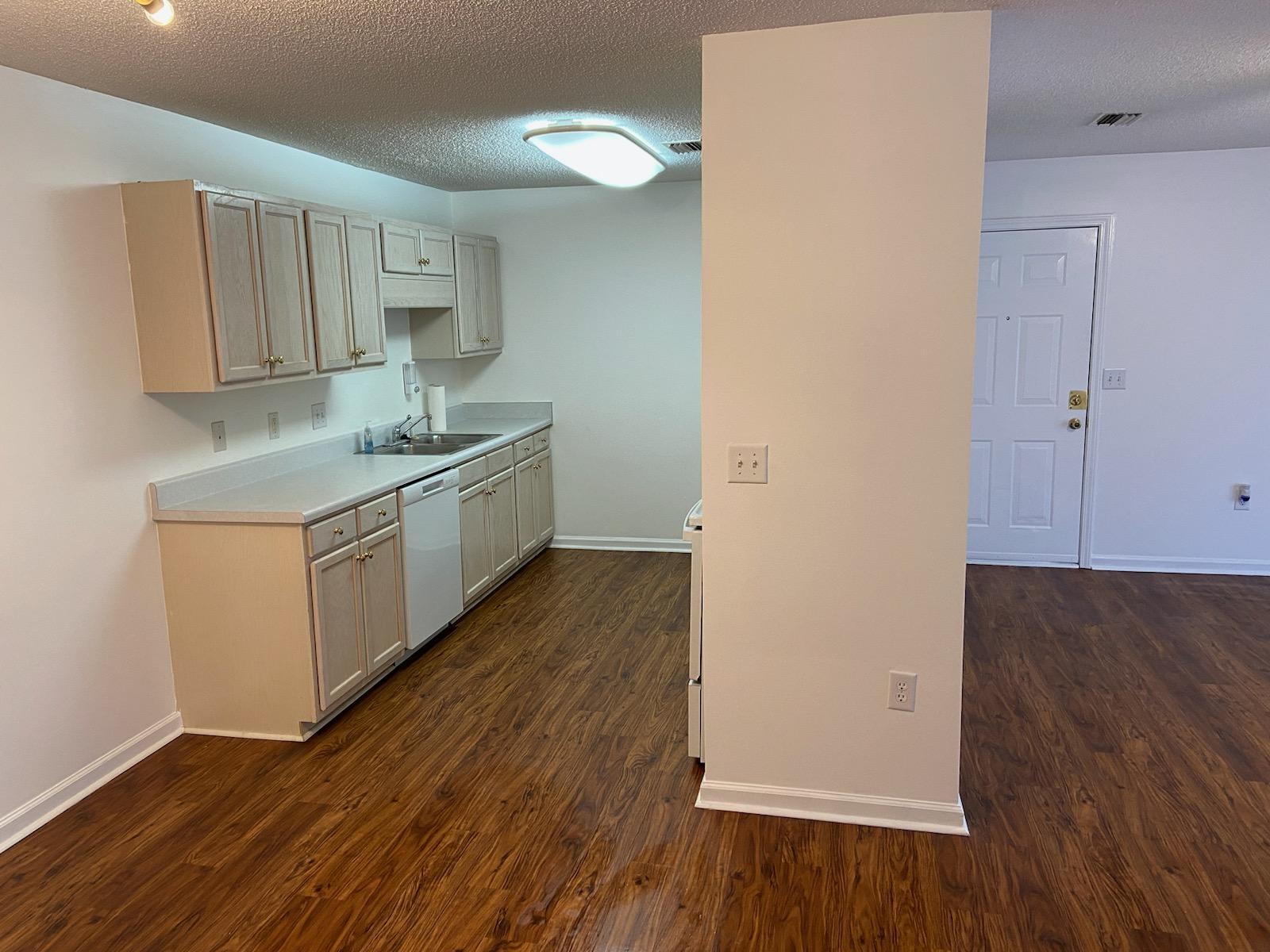 Building Photo - 501 Pelham Square Way