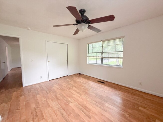 Building Photo - 2-Bedroom Home with Bonus Room & Large Wooden Deck | Pet-Friendly Near I-40 & City Lake