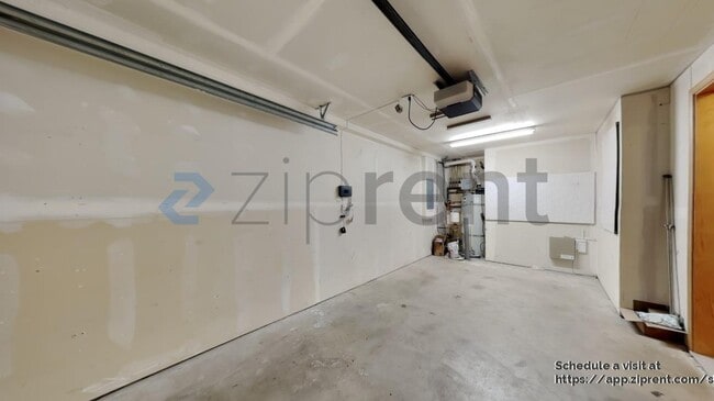 Building Photo - 12047 33rd Ave NE