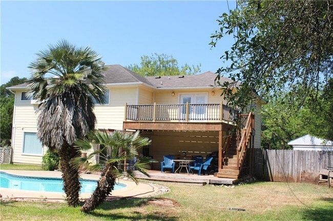 Building Photo - 200 N Kings Canyon Dr