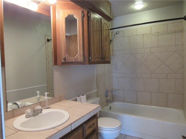 Building Photo - 936 W Tesio Way