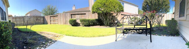 Building Photo - 4611 Pin Oak Creek Ln