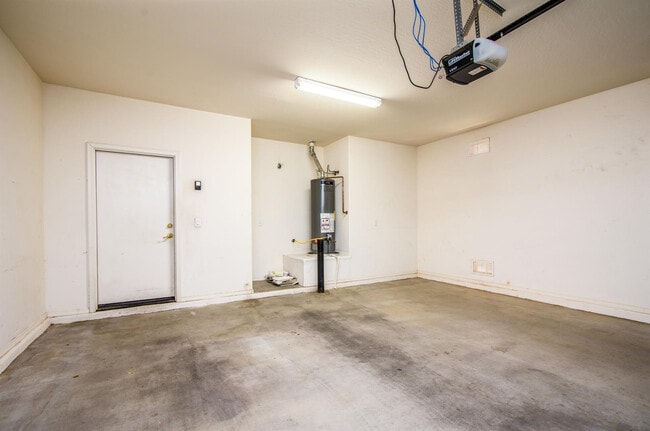 Building Photo - 42607 W Constellation Dr