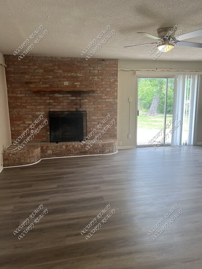 Building Photo - 361 Heirloom Dr