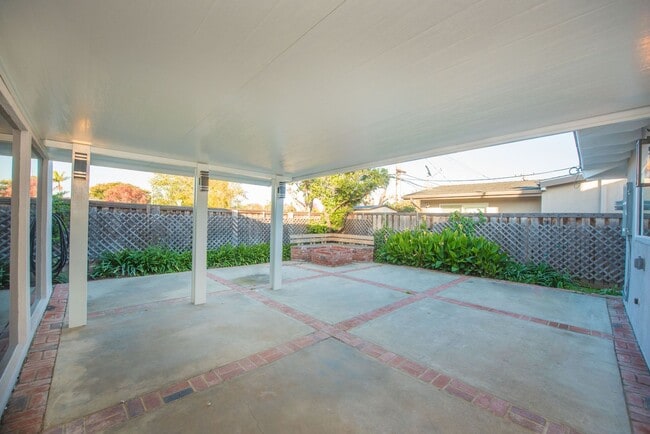 Building Photo - Mesa Verde