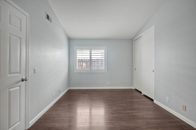 Building Photo - 3750 Via Del Rancho