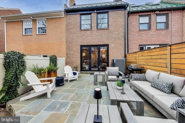 Building Photo - 117 Quay St