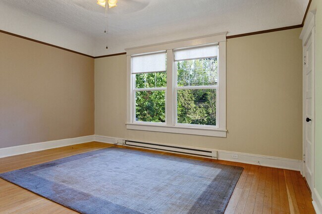 Building Photo - 2129NW