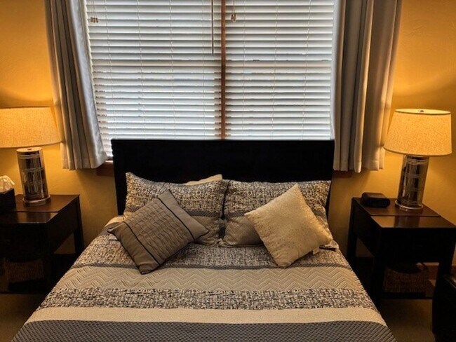 Building Photo - Summer Seasonal Rental - The Cache at Union Creek #3-101