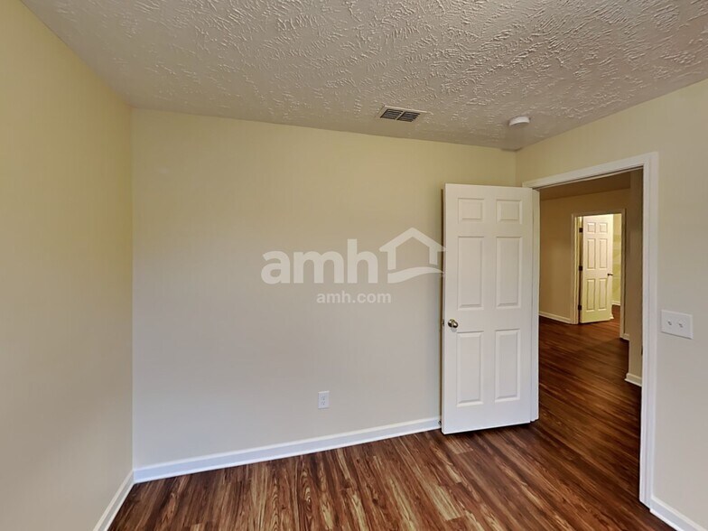 Building Photo - 1007 Middleton Ln
