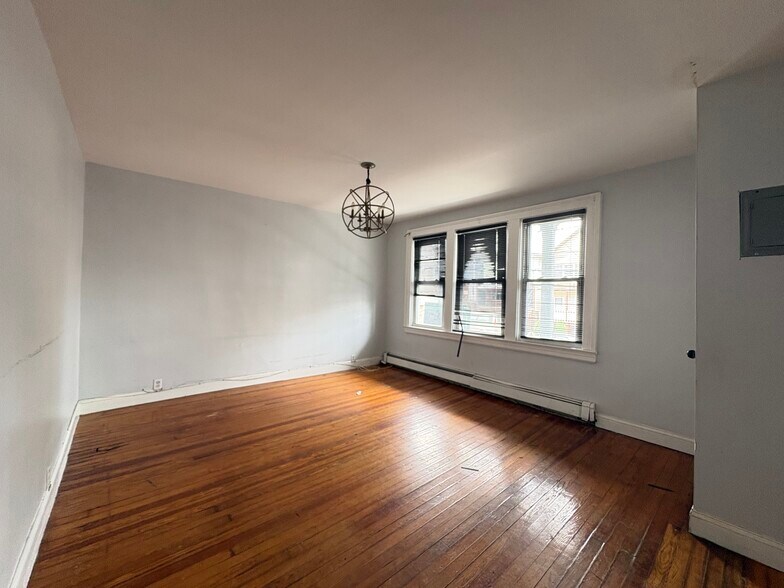 Building Photo - 150 McAdoo Ave