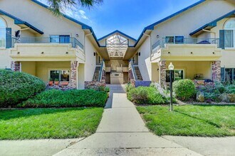 Building Photo - "Charming 2-Bed, 2-Bath Condo Retreat in Centennial"