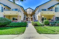 Building Photo - "Charming 2-Bed, 2-Bath Condo Retreat in Centennial"