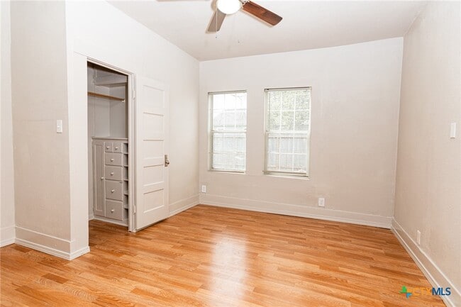 Building Photo - 905 N 9th St