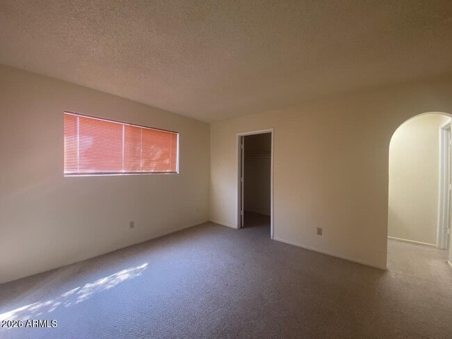 Building Photo - 4606 Paseo Las Palmas