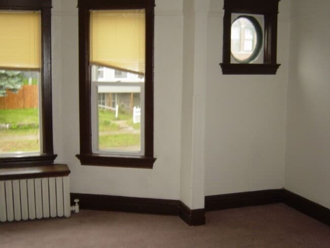 Building Photo - 2110-2112 W 3rd St.