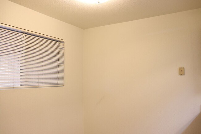 Building Photo - 4207 Calle Barona