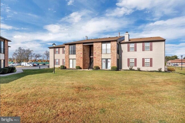 Building Photo - 21 Uxbridge Pl