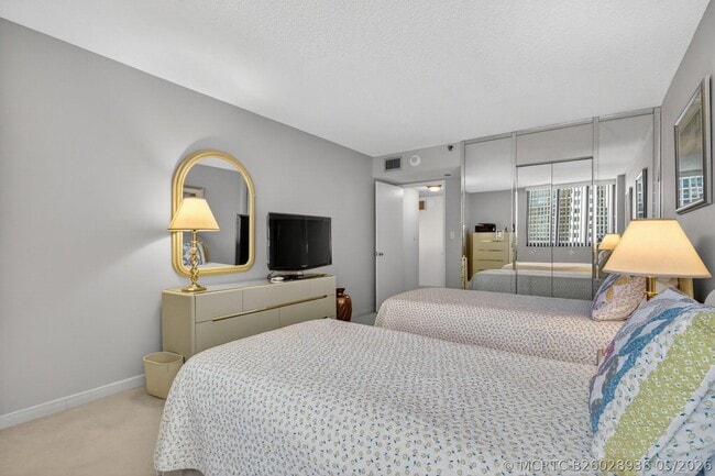 Building Photo - 3420 S Ocean Blvd