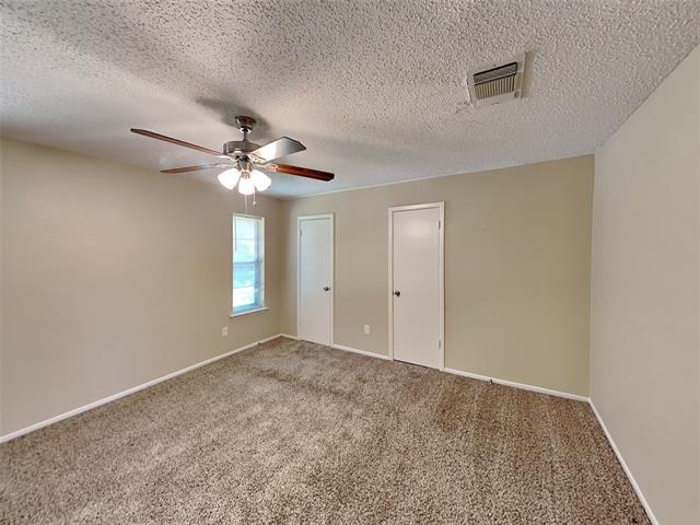 Building Photo - 224 Lakeway Ct