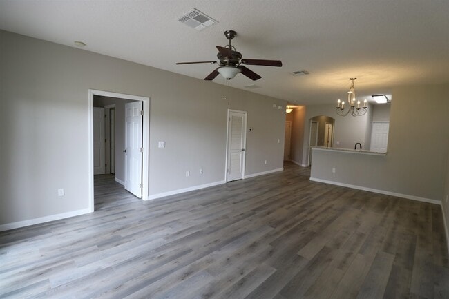 Building Photo - 221 Wooded Crossing Cir