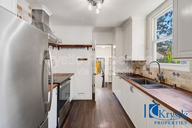 Building Photo - 1616 Fern Pl