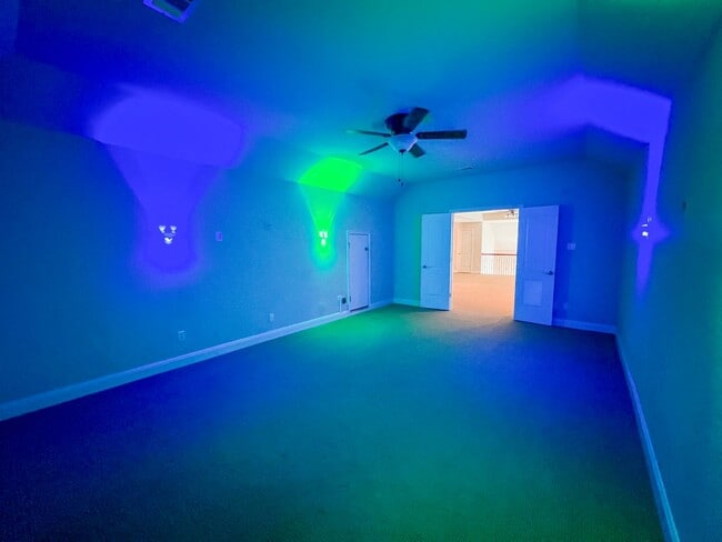 Building Photo - The Ridge at Alta Vista