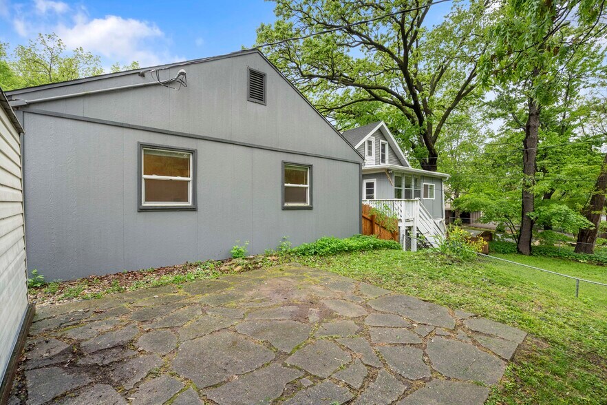 Building Photo - 2938 Bluff St