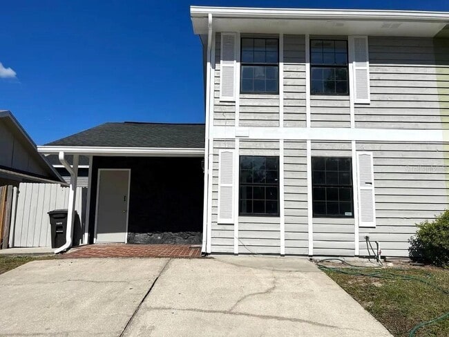 Building Photo - 453 Hemlock St