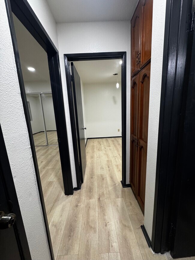 Building Photo - 4310 W 170th St