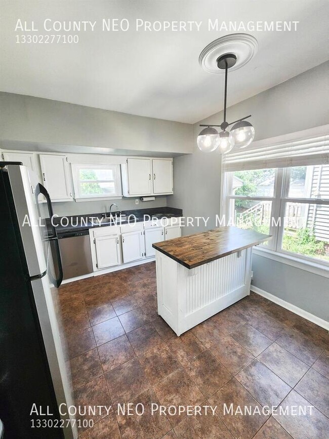 Building Photo - 1578 Olivewood Ave