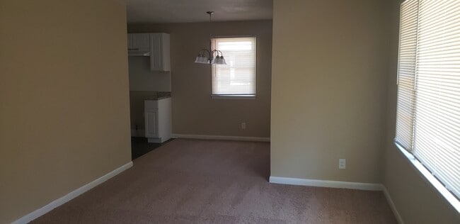 Building Photo - 3-Bedroom Home with Modern Touches