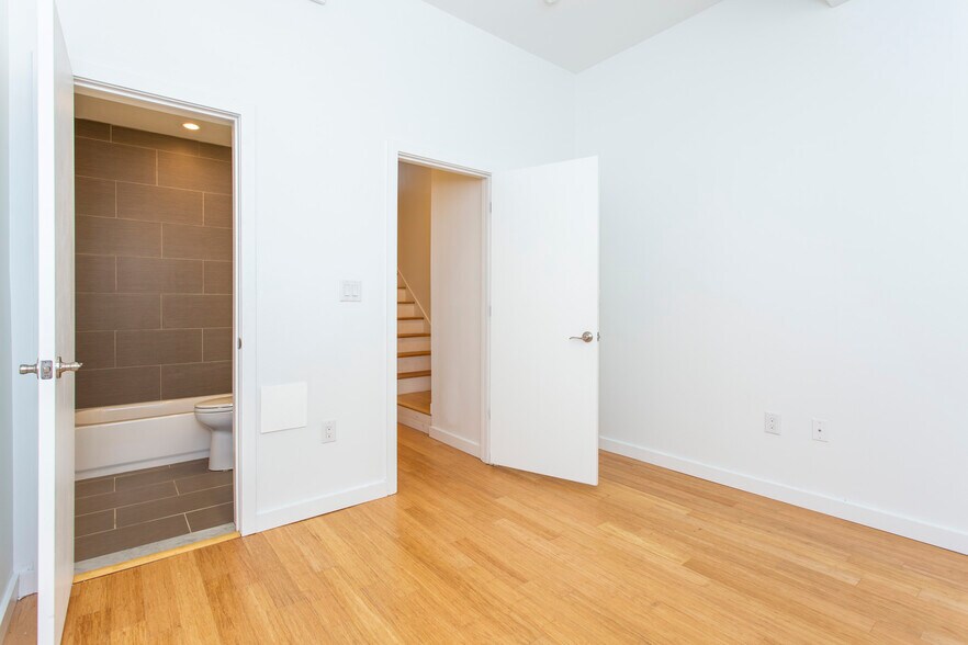 Building Photo - 1519 Ogden St