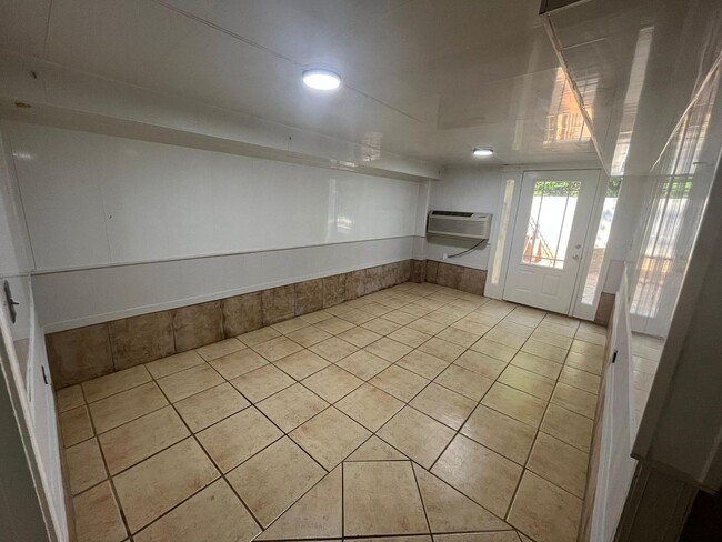 Building Photo - 3923 Fraser Cir