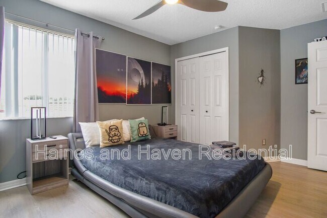 Building Photo - 403 Corvina Dr