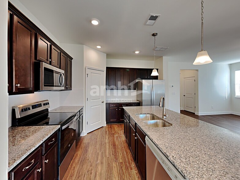 Building Photo - 181 Rivulet Dr
