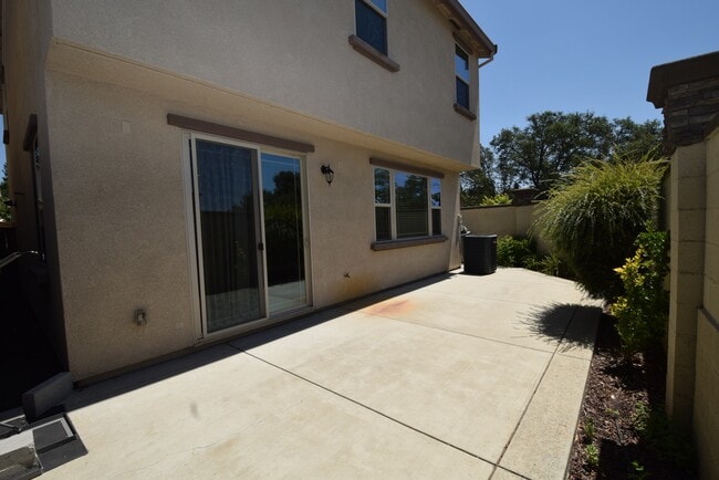 Building Photo - 541 Addison Ct