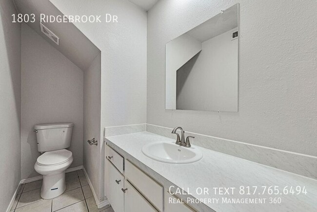 Building Photo - 1803 Ridgebrook Dr
