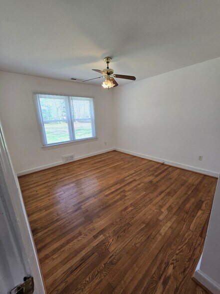 Building Photo - 8705 Sedgemoor Dr