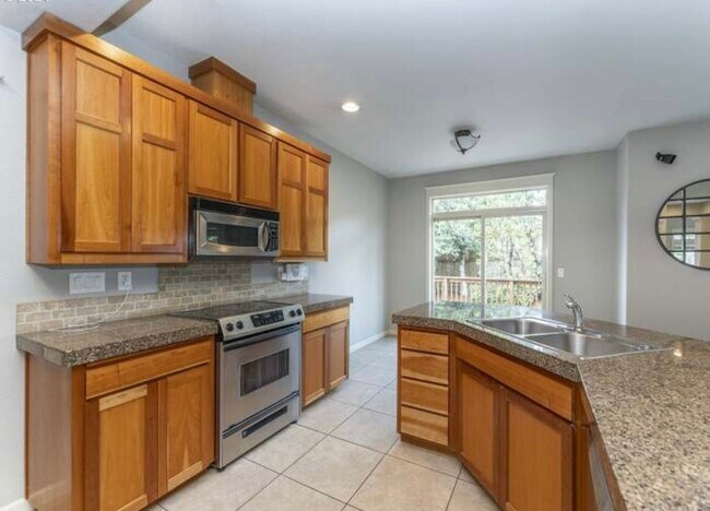 Building Photo - 3081 SE Riesling Rd