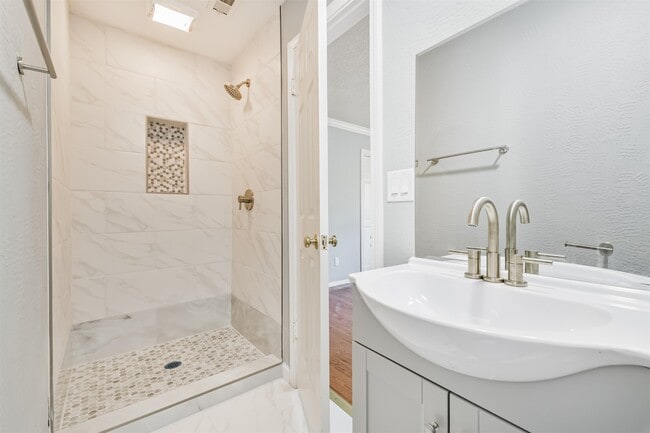 Building Photo - 12214 Cypresswood Dr