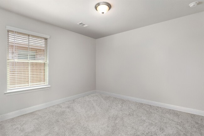 Building Photo - 2605 Golden Palms Ln