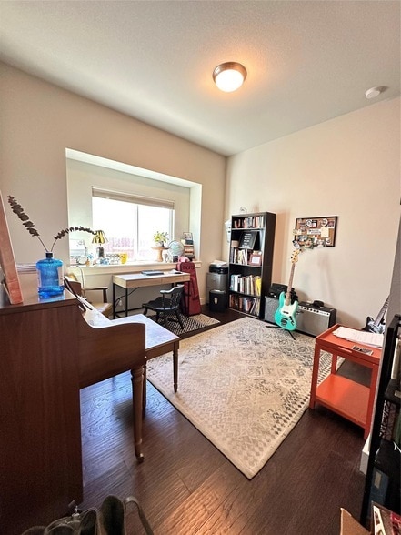 Building Photo - 8021 Izetta Ln