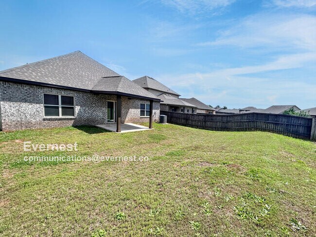 Building Photo - 118 Holly Fern Dr.